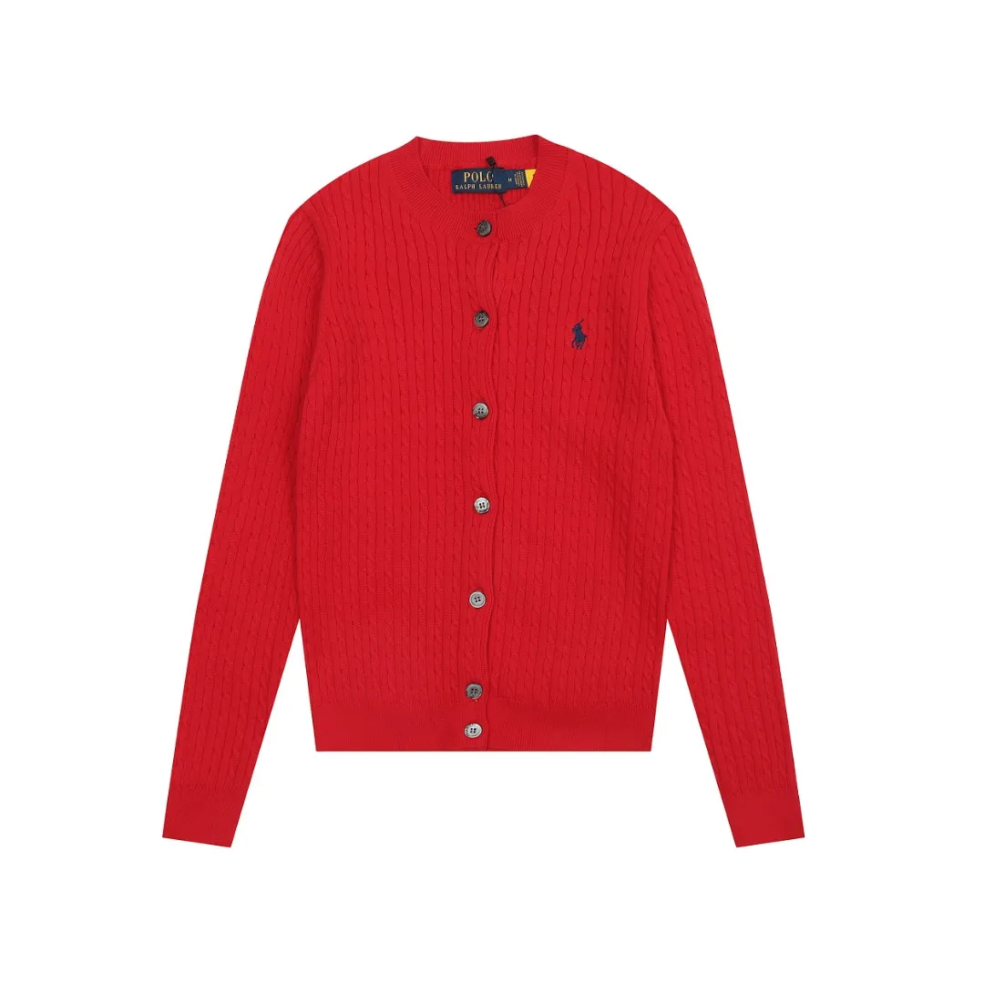 🅿️210 "Top quality" Style number: DS005# (not off the shelves all year round) [Ralph Lauren round neck solid color pony embroidered logo knitted cardigan long sleeves] ✅Ralph Lauren classic basic versatile twist knitted cardigan long sleeves ✅Main supplier platform live broadcast Wholesale entities Replenish when out of stock Not off the shelves ✅ZP quality 1:1 version Scan the code to enter the GF website Counter quality ✅Details and quality are the only one in Guangzhou. Imported quality cotton yarn, focusing on high-end, cost-effective, good quality needless to say. ✅The same style as Zhao Lusi is really amazing, so sweet, so beautiful. This cardigan is really good-looking. Rose red and white label Big red and blue label